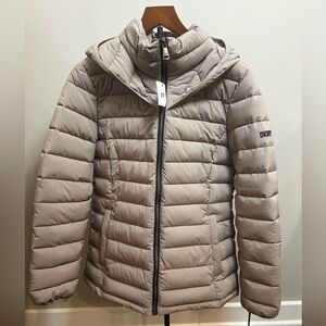 DKNY NWT Packable Lightweight Puffet Jacket